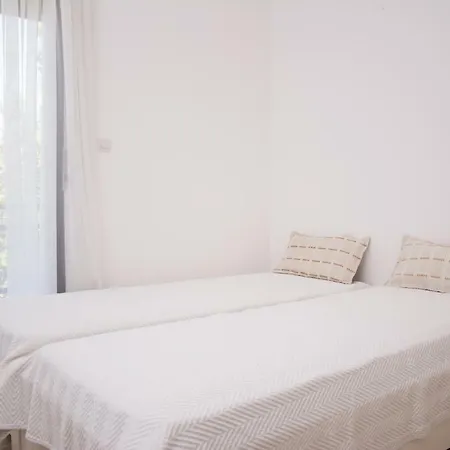 Aelia Ii Aparthotel