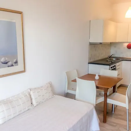 Aelia Ii Aparthotel *